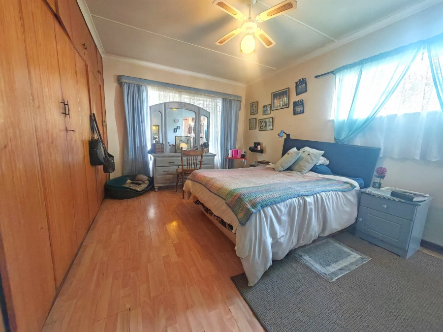 8 Bedroom Property for Sale in Fleurdal Free State